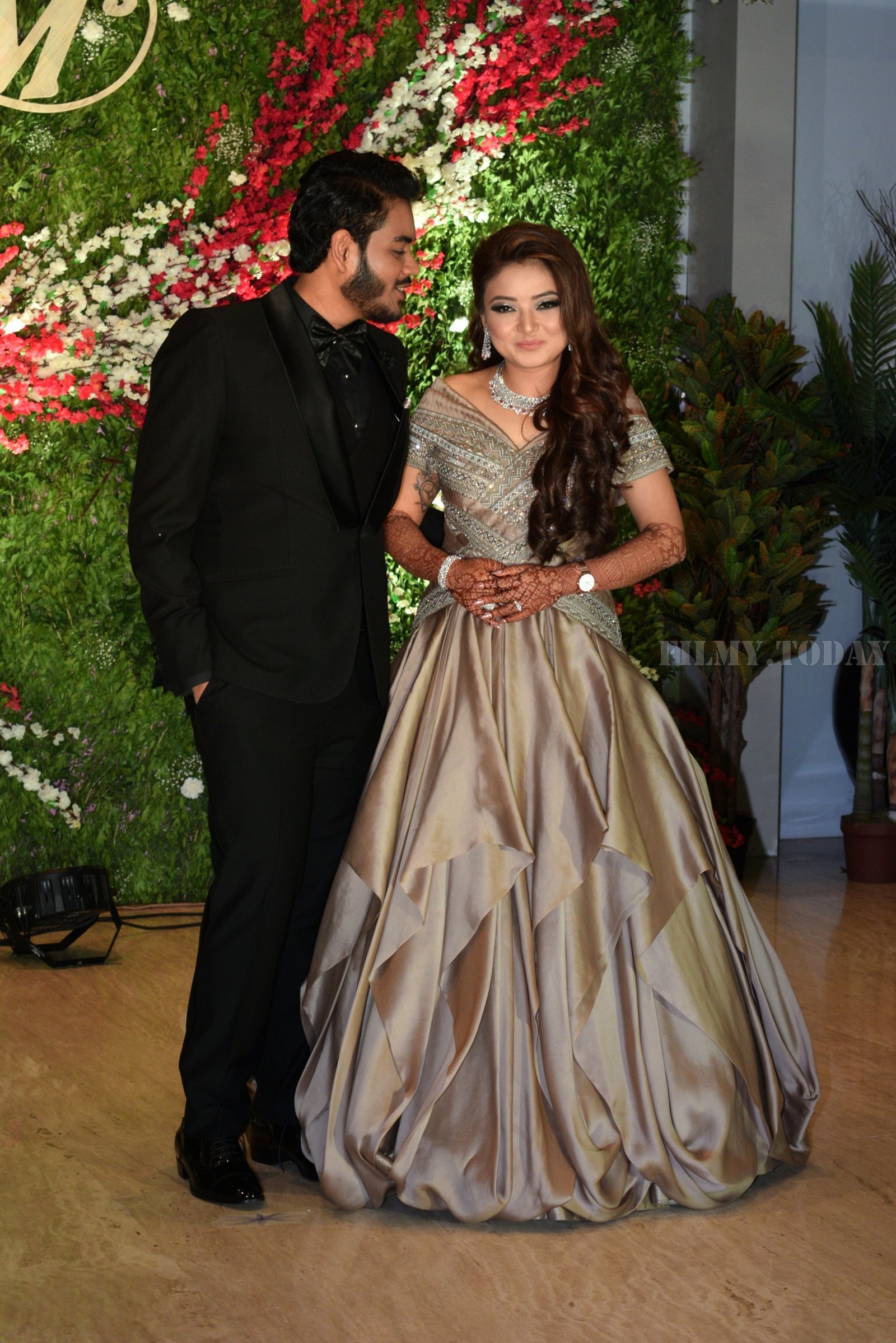 Photos: Wedding Reception of Aksshay & Murup at Sahara Star Hotel | Picture 1640486