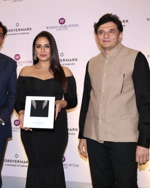 Photos: Huma Qureshi At The Launch Of Waman Hri Pethe Jewellers | Picture 1640861