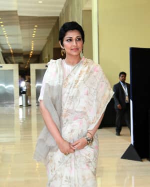 Photos: Sonali Bendre at The Discussion of 5th International Conference 'CAHOCON 2019' | Picture 1642702