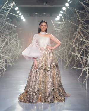 Photos: Aditi Rao Hydari Ramp Walk At India Couture Week 2019 | Picture 1671288
