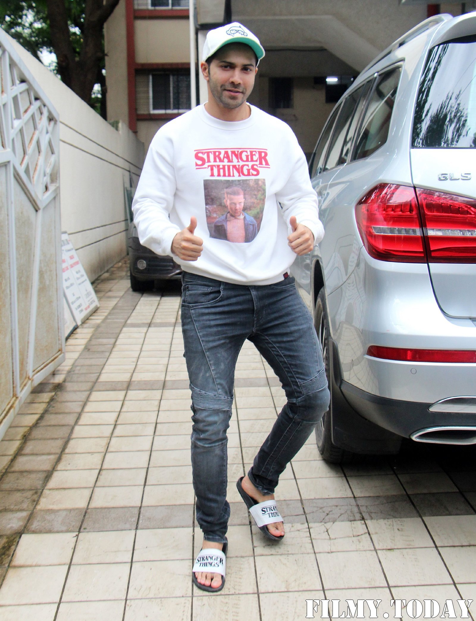 Varun Dhawan - Photos: Celebs Spotted at Juhu | Picture 1671240