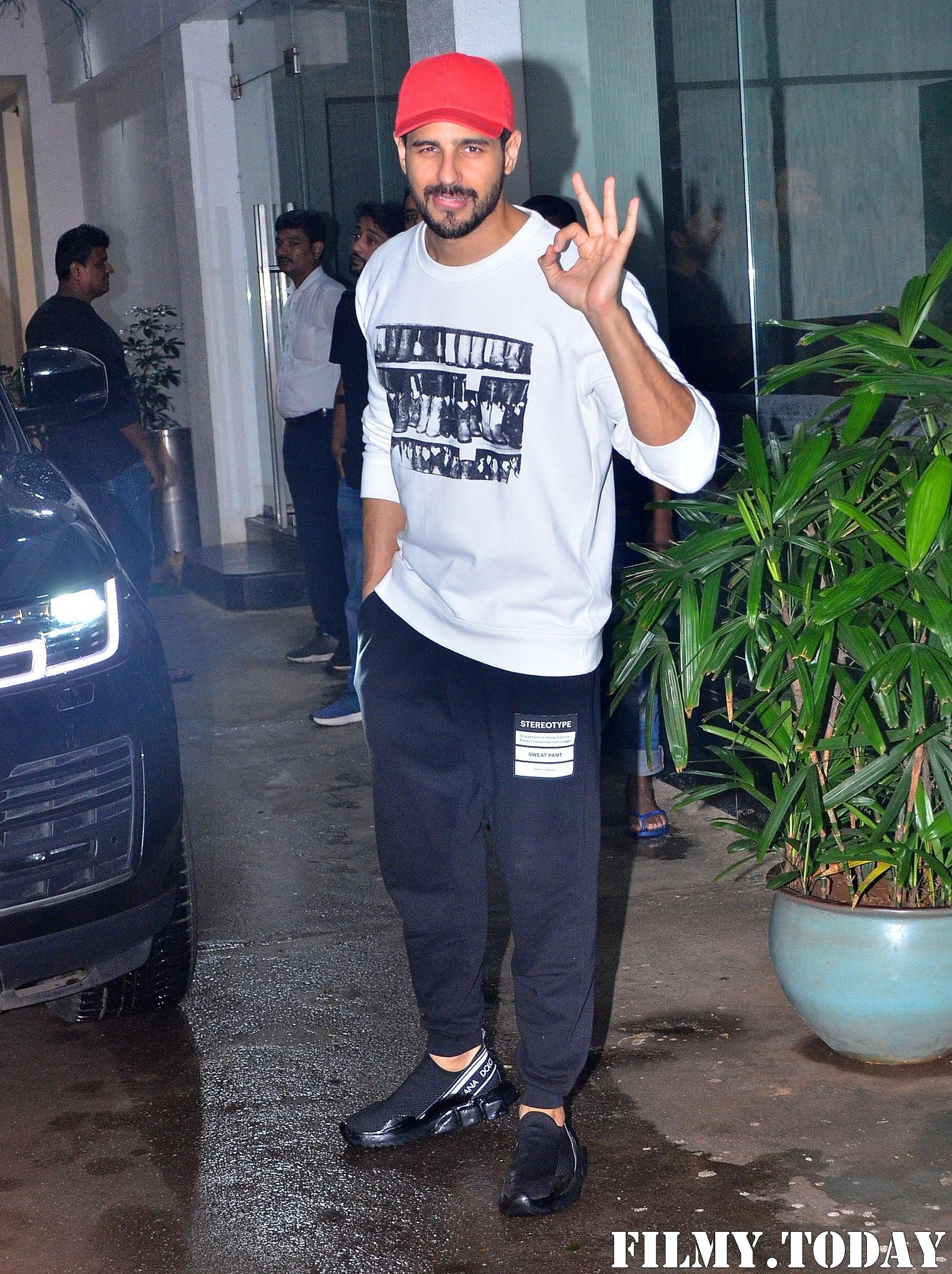 Sidharth Malhotra - Photos: Celebs Spotted At Sunny Super Sound | Picture 1672556