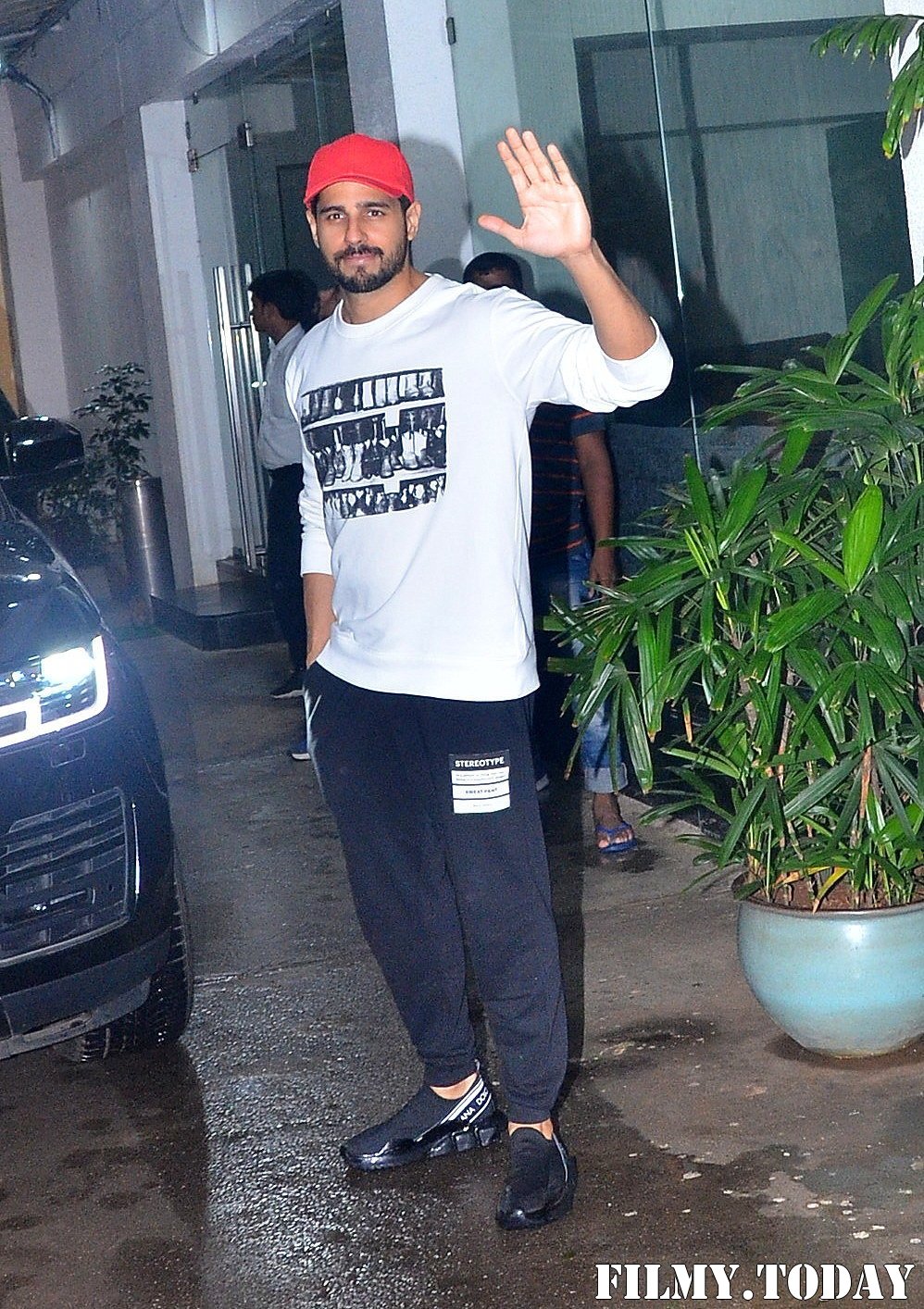 Sidharth Malhotra - Photos: Celebs Spotted At Sunny Super Sound | Picture 1672558
