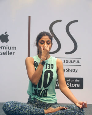 Photos:  Shilpa Shetty Conducts A Yoga Event At Phoenix Lower Parel | Picture 1672652