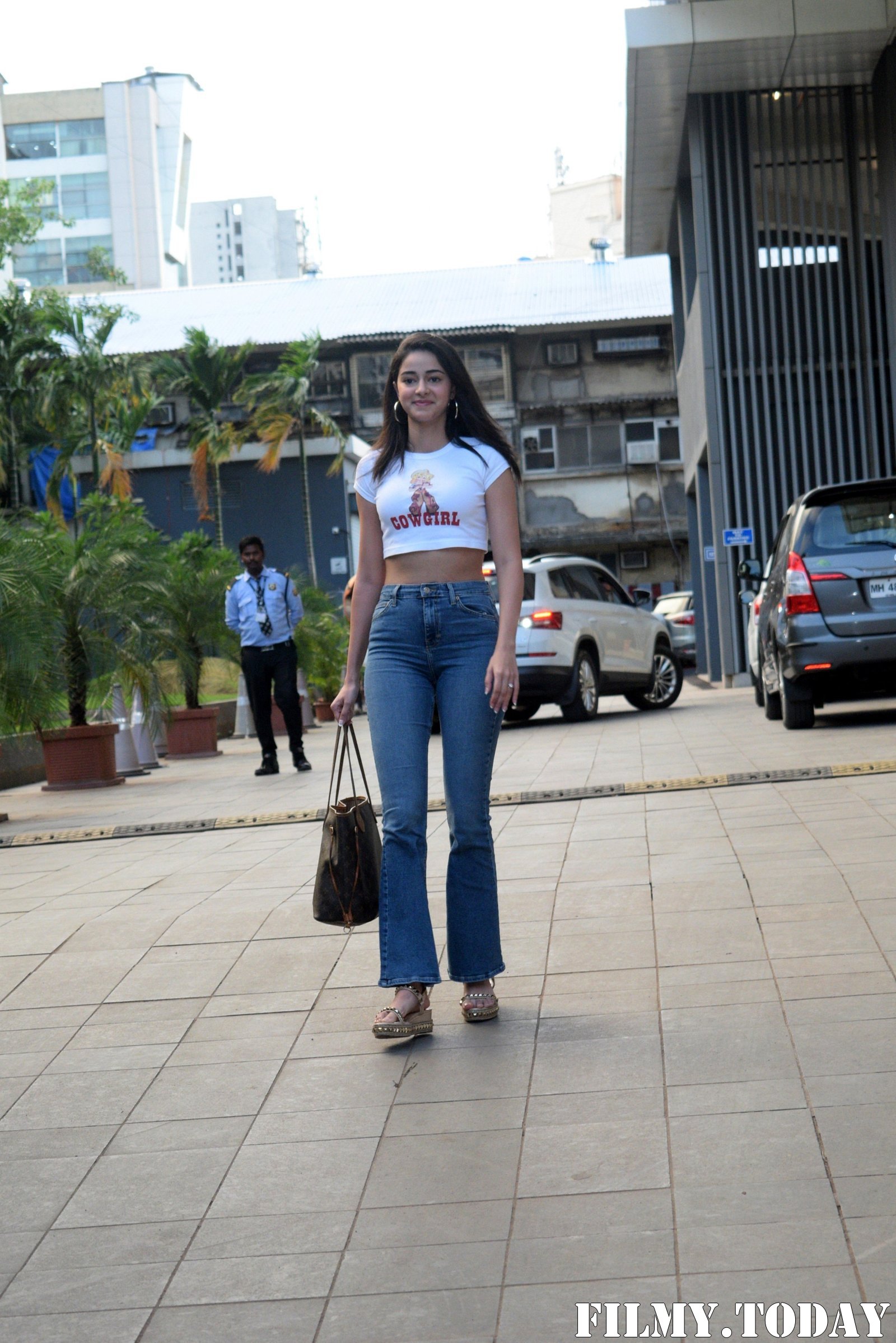 Ananya Panday - Photos: Celebs Spotted at Andheri | Picture 1679089