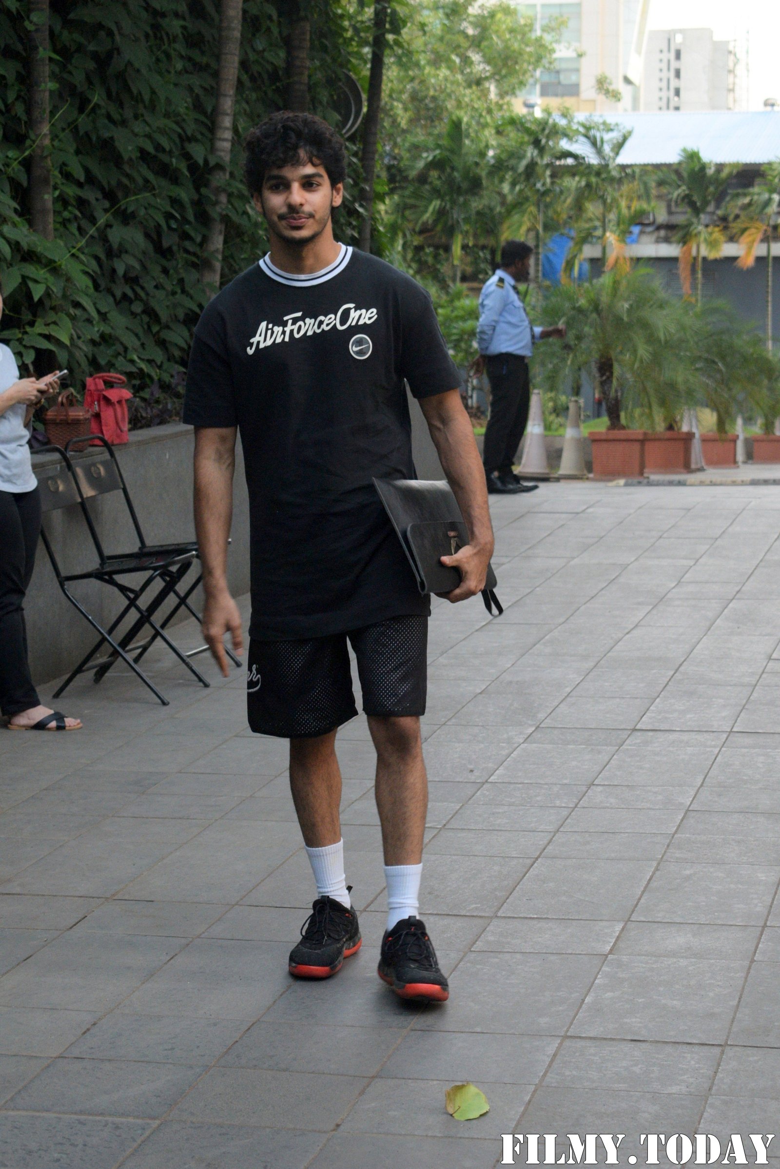 Ishaan Khattar - Photos: Celebs Spotted at Andheri | Picture 1679096