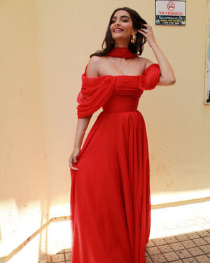 Photos: Sonam Kapoor At The Trailer Launch Of Zoya’s Factor | Picture 1679107
