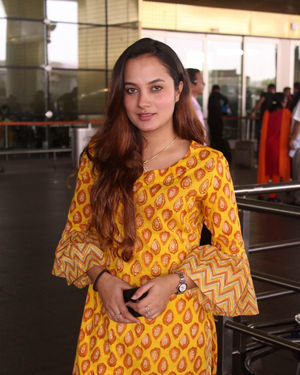 Aakanksha Sharma - Photos: Celebs Spotted At Airport