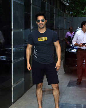 Varun Dhawan - Photos: Celebs Spotted at Gym | Picture 1705082