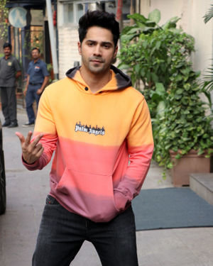 Varun Dhawan - Photos: Celebs Spotted at Juhu | Picture 1708660