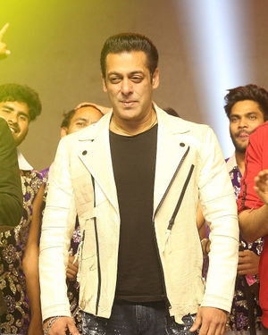 Salman Khan - Photos: Dabangg 3 Movie Pre-release Event | Picture 1709388