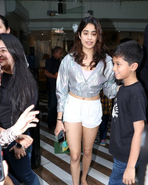 Janhvi Kapoor - Photos: Celebs Spotted At Farmer's Cafe In Bandra | Picture 1711938