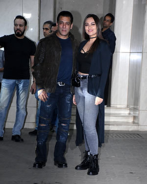 Photos: Salman Khan Birthday Party At Bandra | Picture 1711852