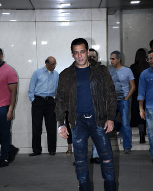 Salman Khan - Photos: Salman Khan Birthday Party At Bandra