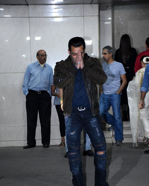 Salman Khan - Photos: Salman Khan Birthday Party At Bandra