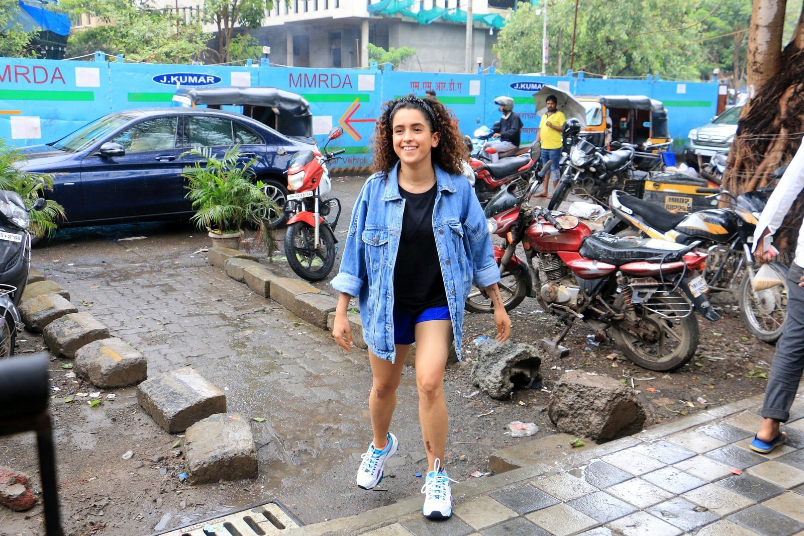 Sanya Malhotra - Photos: Celebs Spotted at Andheri | Picture 1659272