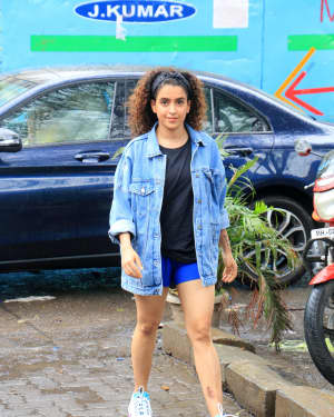 Sanya Malhotra - Photos: Celebs Spotted at Andheri | Picture 1659271