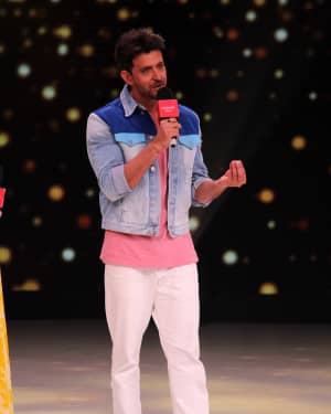 Hrithik Roshan - Photos: Promotion Of Film Super 30 On The Sets Of Colors Dance Deewane In Filmcity | Picture 1659737