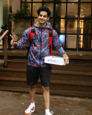 Ishaan Khattar - Photos: Celebs Spotted at Bandra | Picture 1660226