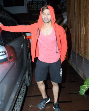Varun Dhawan - Photos: Celebs Spotted at Gym | Picture 1660341