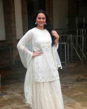 Photos: Sonakshi Sinha At The Media Interactions For Her Film Khandaani Shafakhana | Picture 1661386