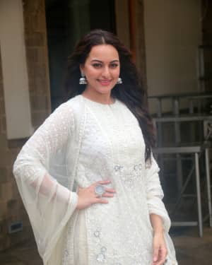 Photos: Sonakshi Sinha At The Media Interactions For Her Film Khandaani Shafakhana | Picture 1661388