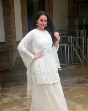 Photos: Sonakshi Sinha At The Media Interactions For Her Film Khandaani Shafakhana | Picture 1661387