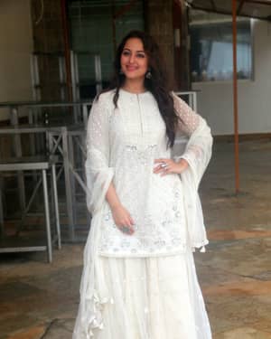Photos: Sonakshi Sinha At The Media Interactions For Her Film Khandaani Shafakhana | Picture 1661380