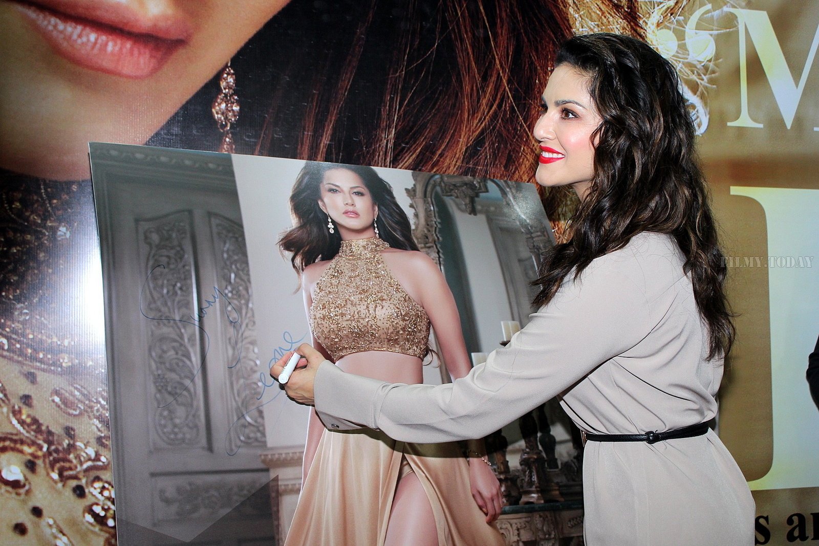 Photos: Sunny Leone Unveils Her Fashion Brand At India Licensing Expo | Picture 1661595