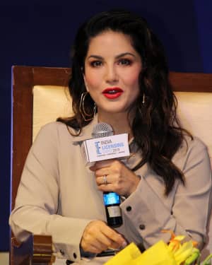 Photos: Sunny Leone Unveils Her Fashion Brand At India Licensing Expo | Picture 1661583