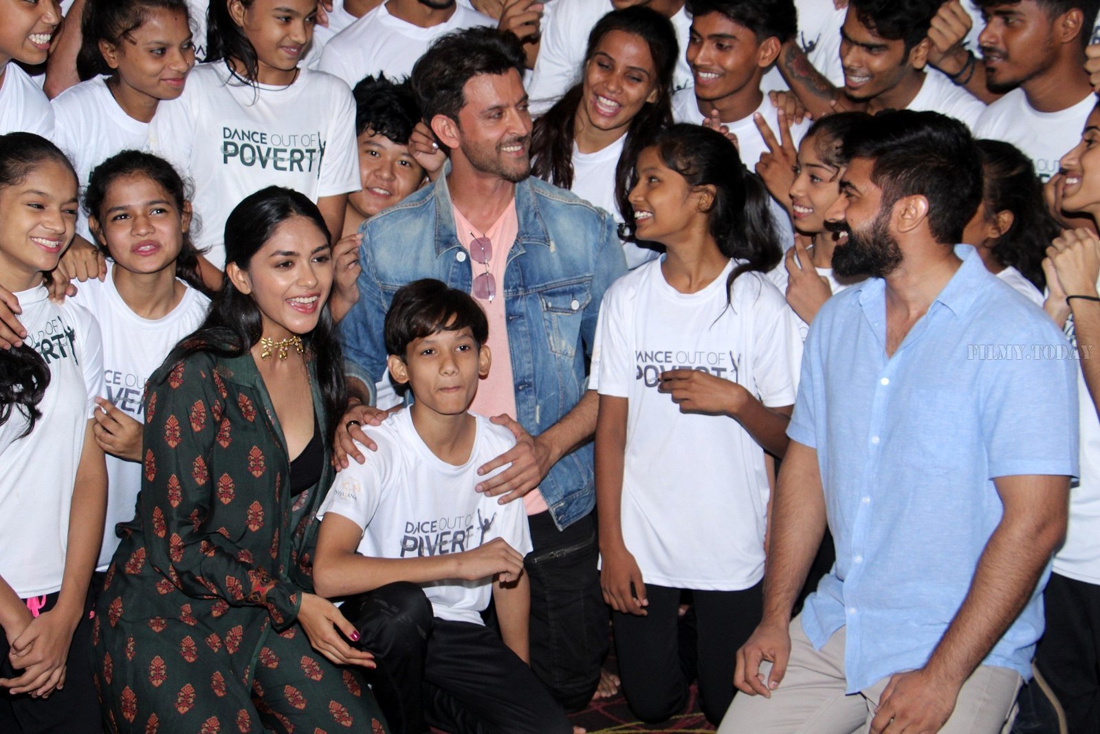 Photos: Super 30 Team Fulfils The Wish Of Poverty Kids To Dance With Hrithik | Picture 1661694