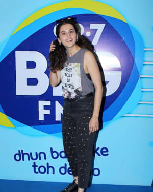 Photos: Taapsee Pannu Visits Big Fm For Meet And Greet With Children Battling Cancer | Picture 1663512