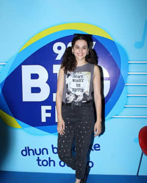 Photos: Taapsee Pannu Visits Big Fm For Meet And Greet With Children Battling Cancer | Picture 1663509
