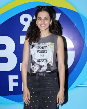 Photos: Taapsee Pannu Visits Big Fm For Meet And Greet With Children Battling Cancer