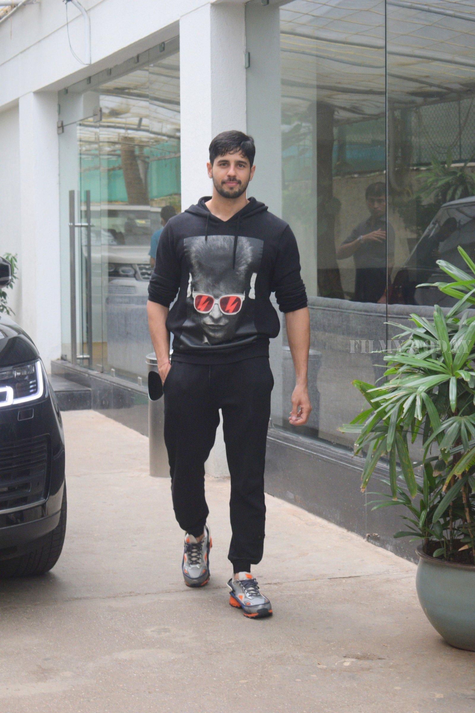 Sidharth Malhotra - Photos: Celebs Spotted At Sunny Super Sound | Picture 1665204