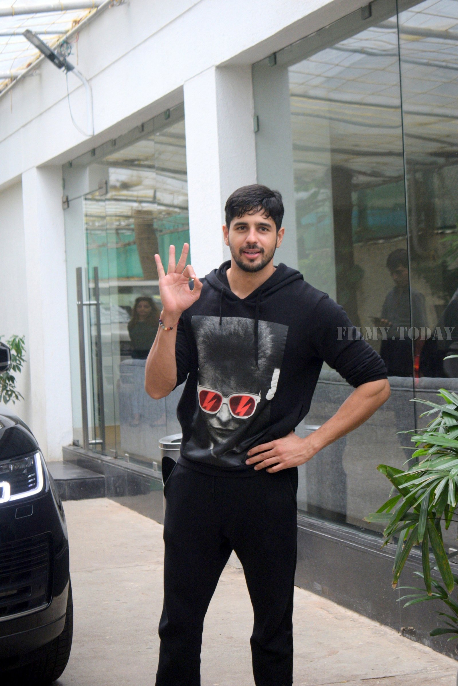 Sidharth Malhotra - Photos: Celebs Spotted At Sunny Super Sound | Picture 1665208