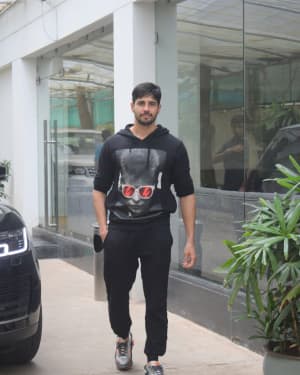 Sidharth Malhotra - Photos: Celebs Spotted At Sunny Super Sound