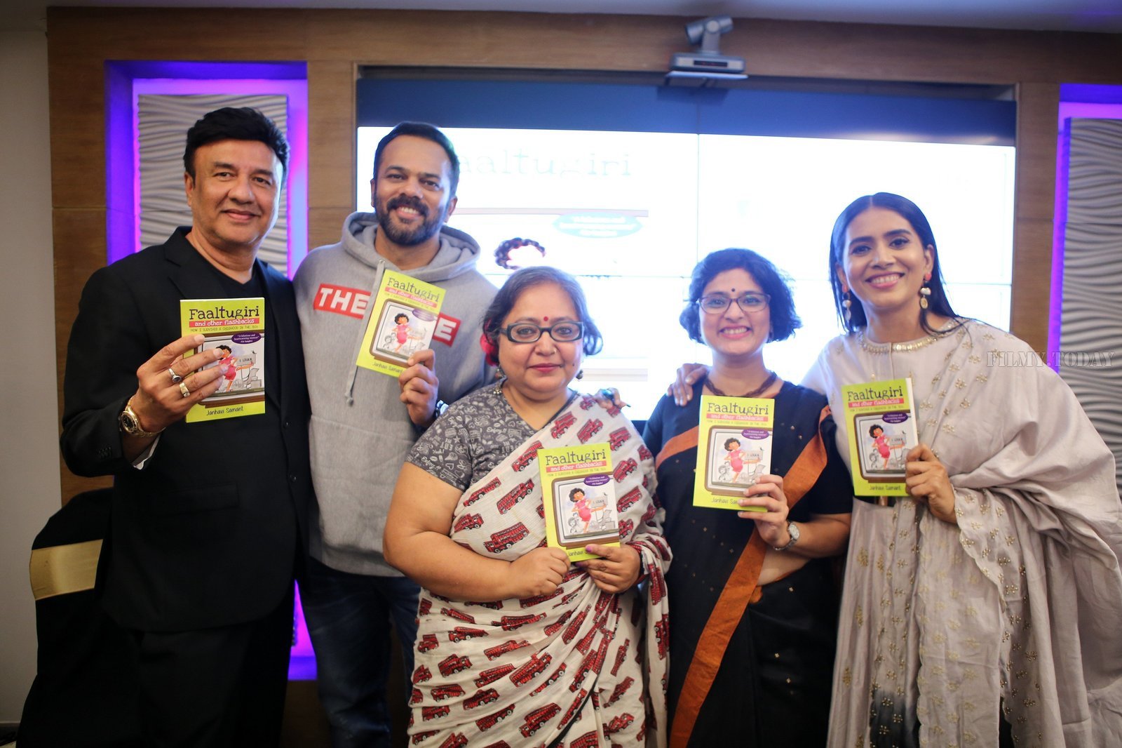 Photos: Launch Of Janhavi Samant's First Book Faltugiri At Kamla Mills | Picture 1666521
