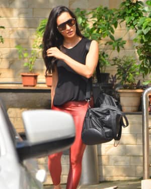Photos: Shraddha Kapoor Spotted at Dance Class | Picture 1666478