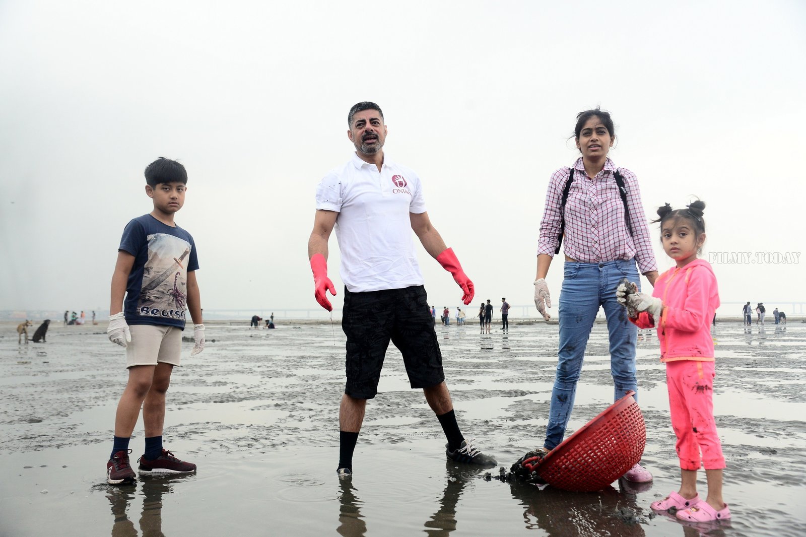 Photos: Celebs At Beach Clean-up Event At Shivaji Park | Picture 1667378