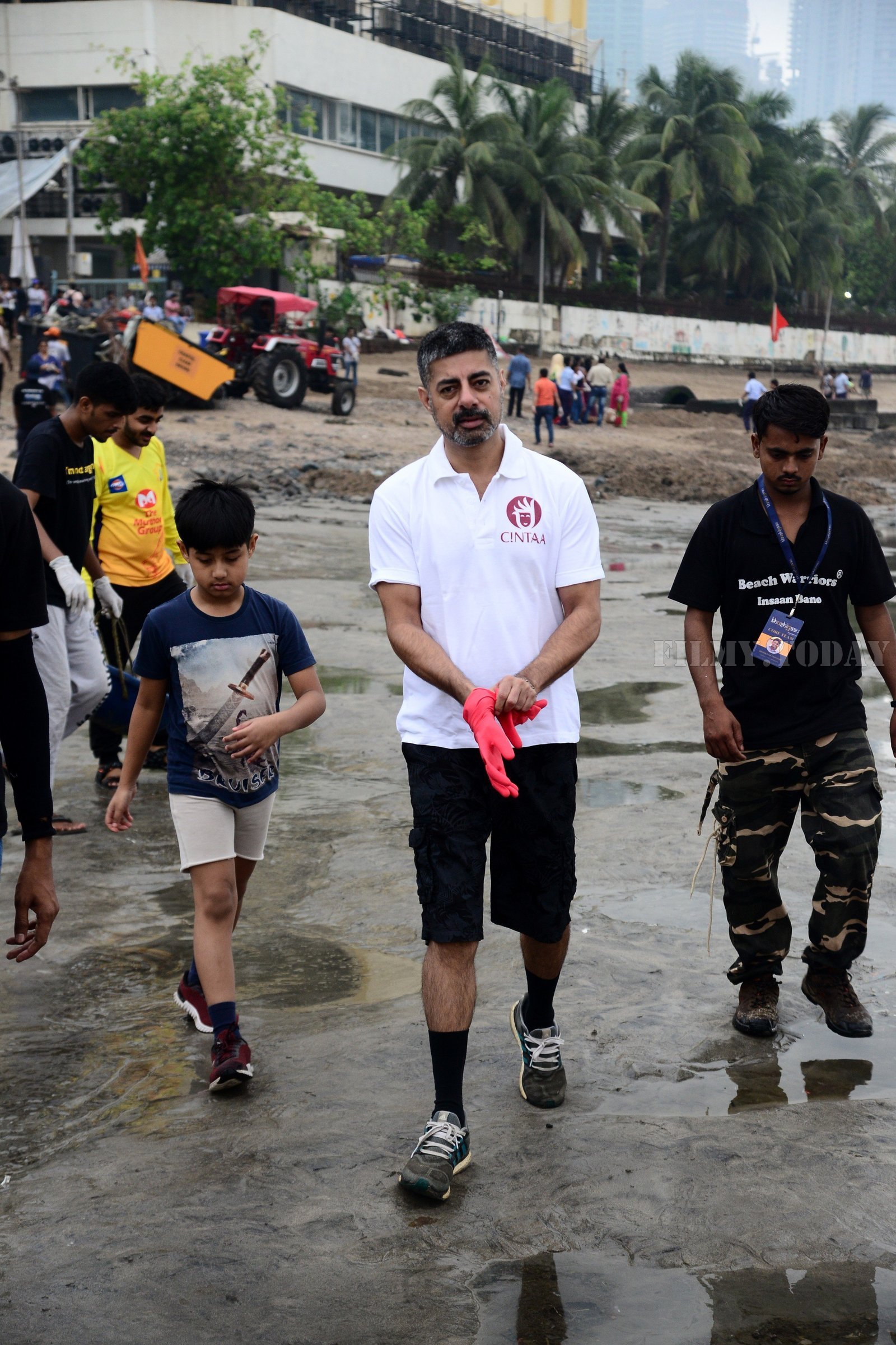 Photos: Celebs At Beach Clean-up Event At Shivaji Park | Picture 1667382
