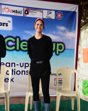 Photos: Celebs At Beach Clean-up Event At Shivaji Park | Picture 1667375