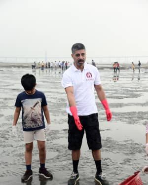 Photos: Celebs At Beach Clean-up Event At Shivaji Park | Picture 1667370