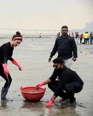 Photos: Celebs At Beach Clean-up Event At Shivaji Park | Picture 1667372