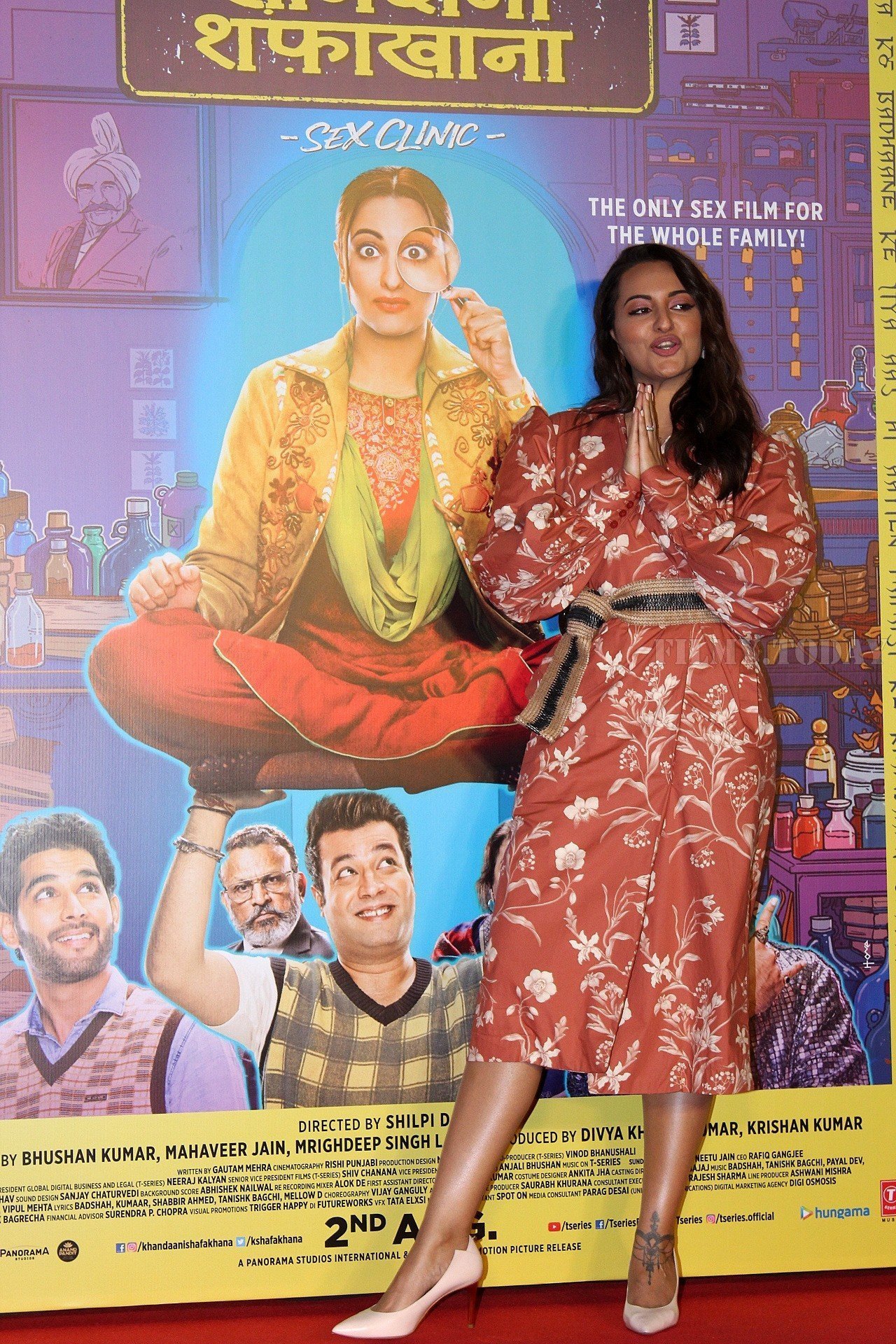 Sonakshi Sinha - Photos: Trailer Launch Of Film Khandaani Shafakhana With Star Cast | Picture 1667574
