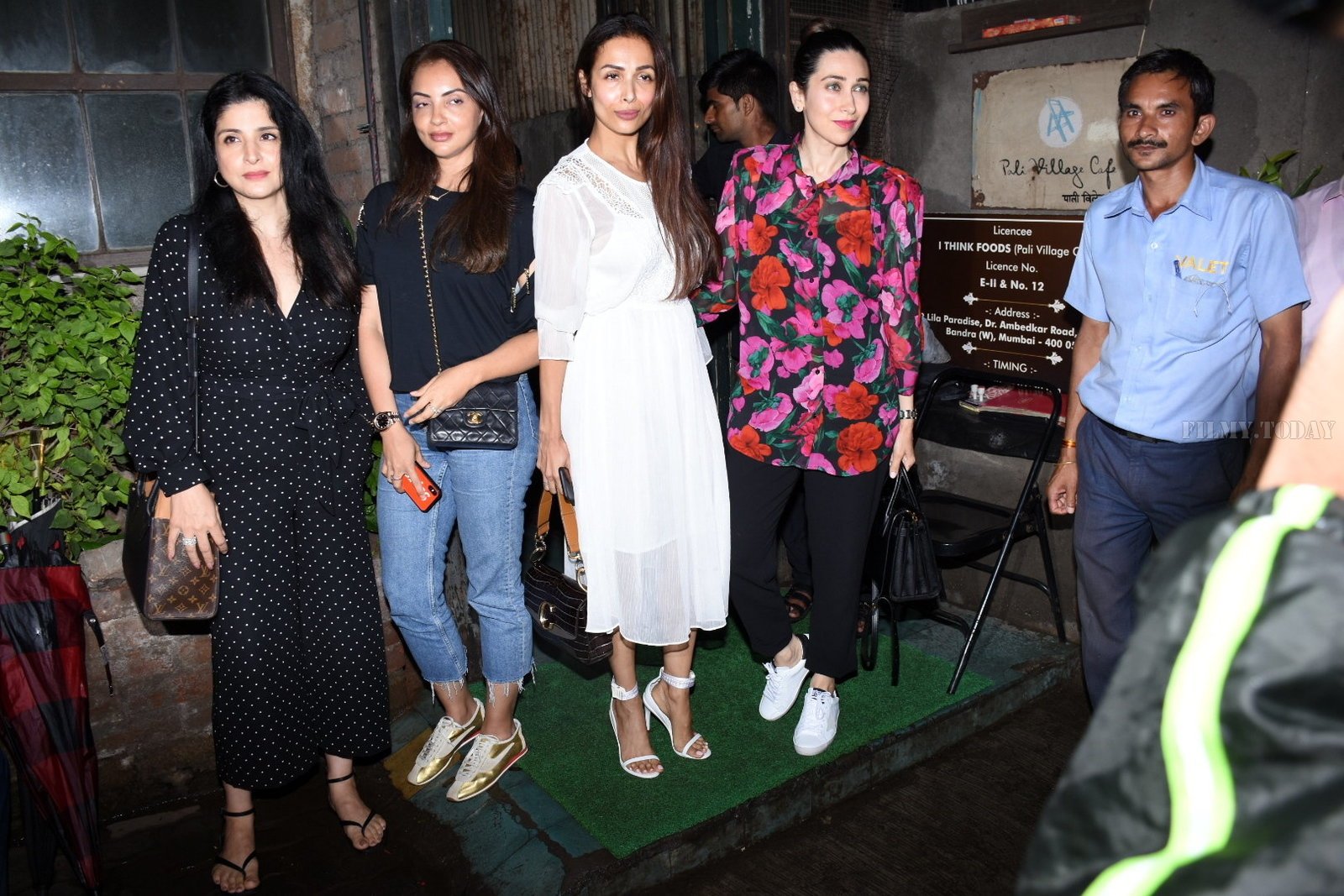 Photos: Celebs Spotted At Pali Village Cafe In Bandra | Picture 1669020