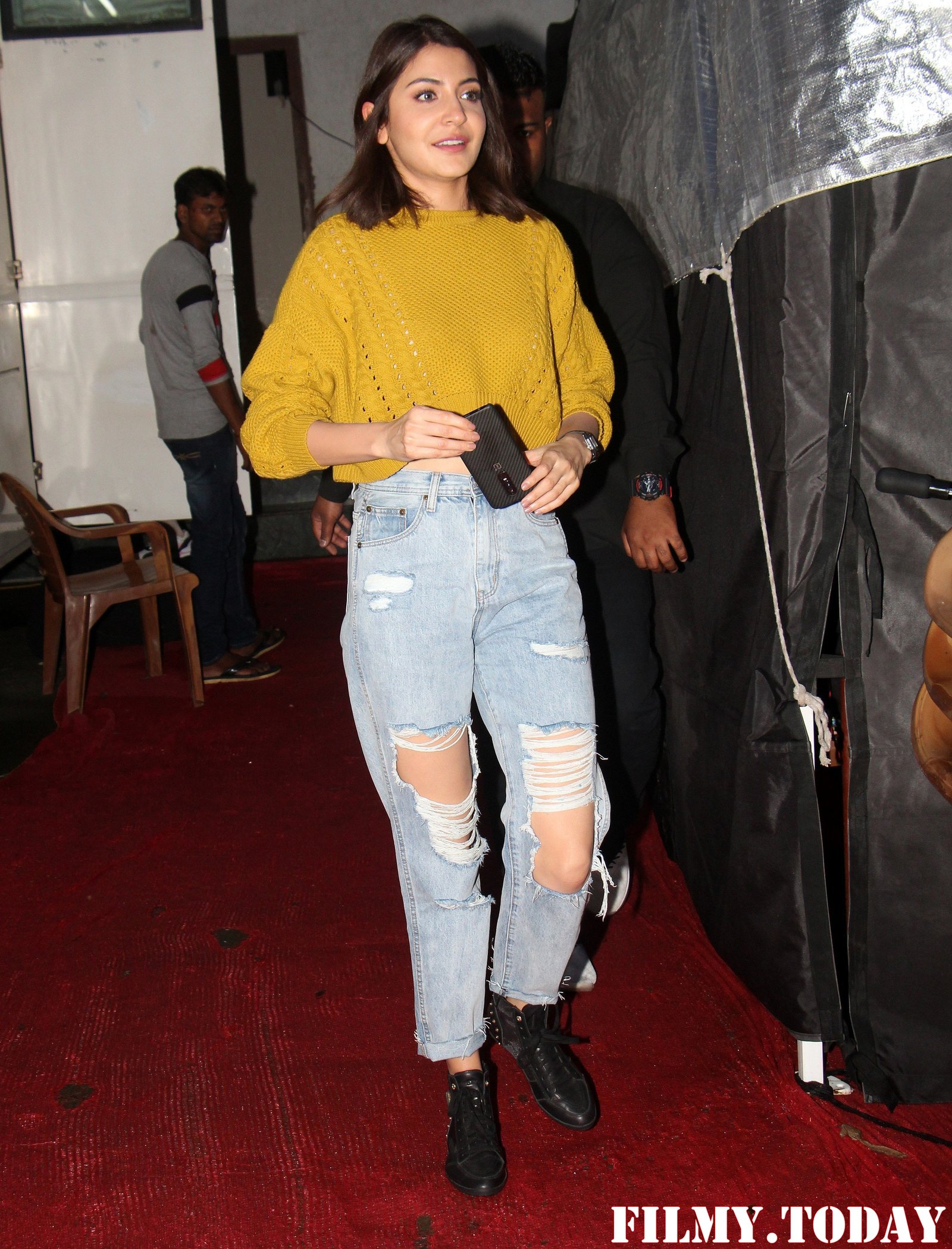 Photos: Anushka Sharma Spotted Post A Brand Shoot At Filmcity | Picture 1670001