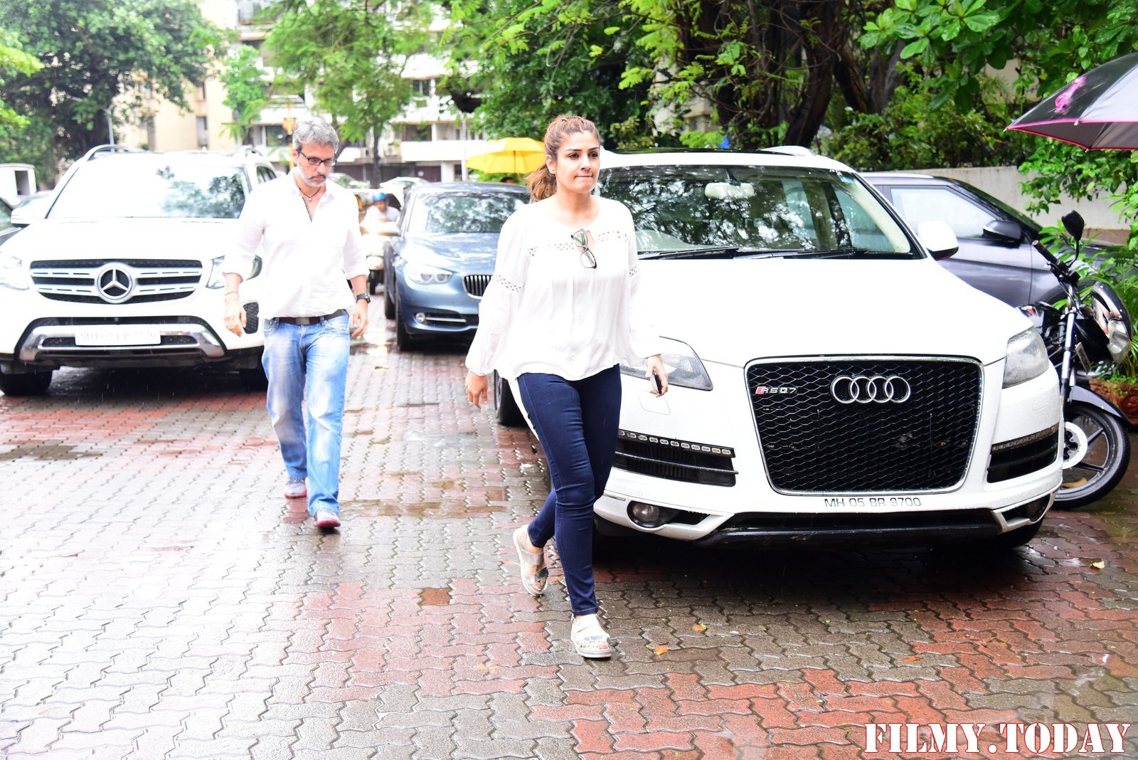 Photos: Bollywood Celebs Pay Last Respects To Areef Patel At His House | Picture 1670646