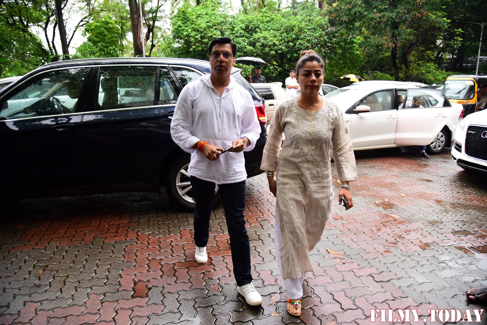 Photos: Bollywood Celebs Pay Last Respects To Areef Patel At His House | Picture 1670648
