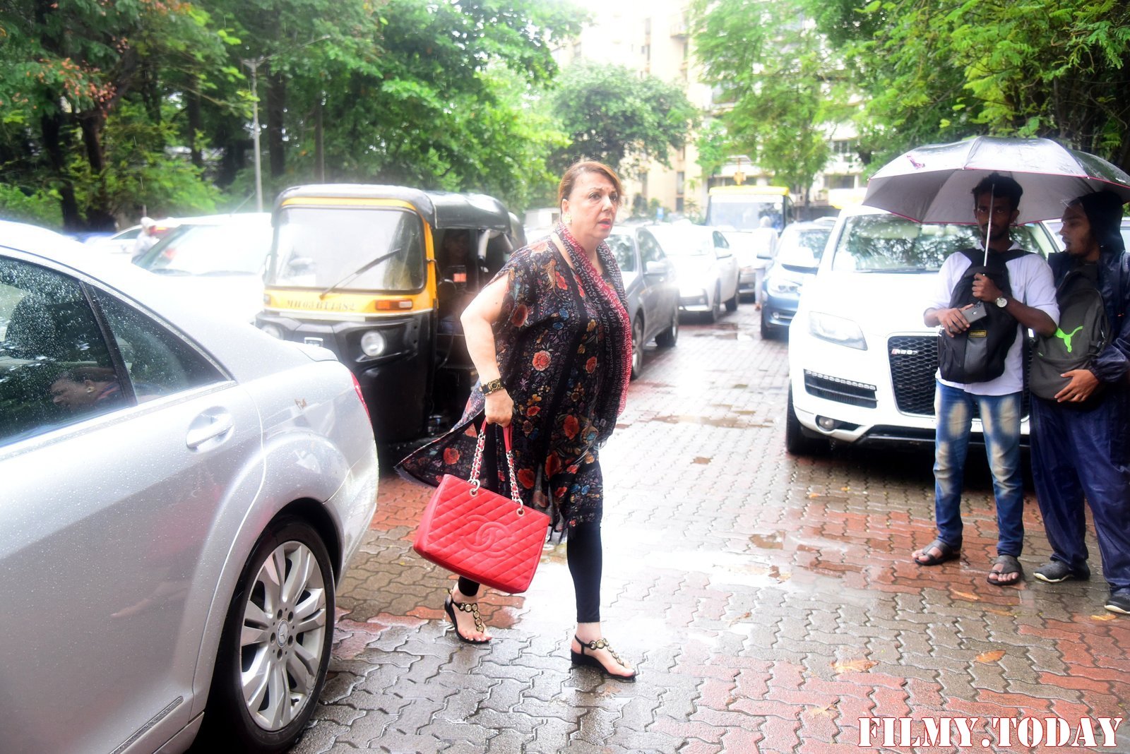 Photos: Bollywood Celebs Pay Last Respects To Areef Patel At His House | Picture 1670649